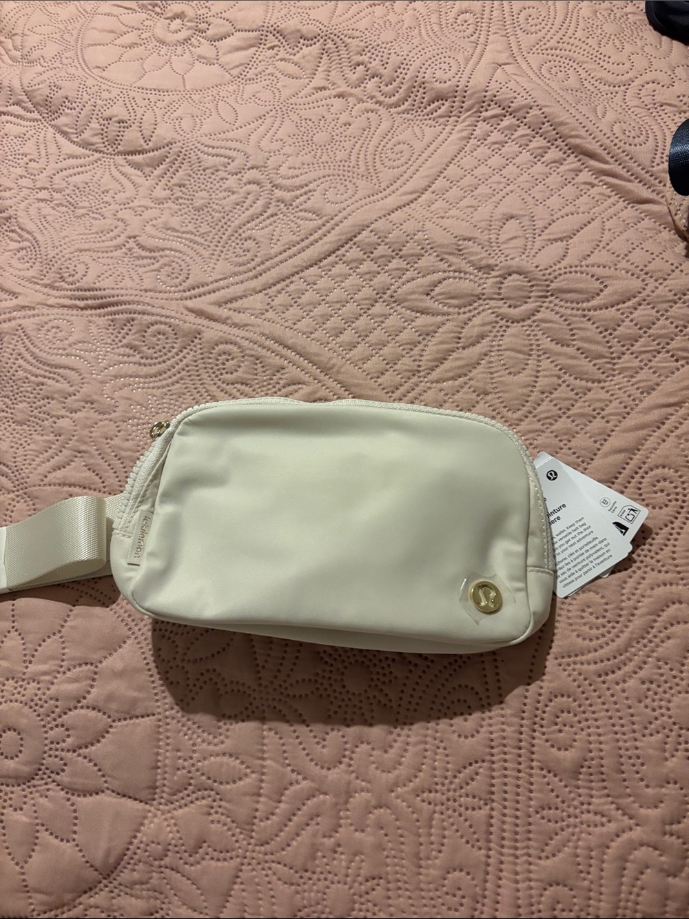 Lululemon everywhere belt bag